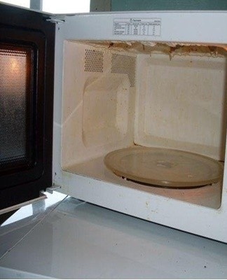 During baking, substances hazardous to human health should not evaporate from the paint layer.