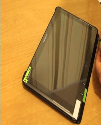 Thanks to a special filter in the protective layer, the information can only be seen by looking directly at the screen.