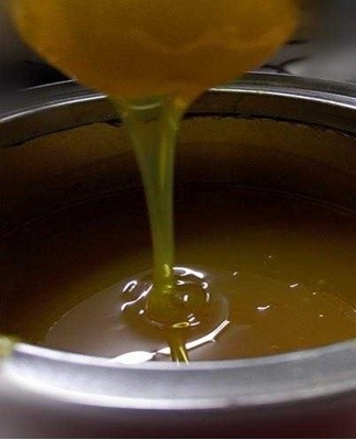 Rubber adhesive is suitable for bonding artificial materials.