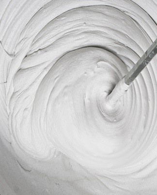 Varieties and brands of plaster glues, technical characteristics and rules of use