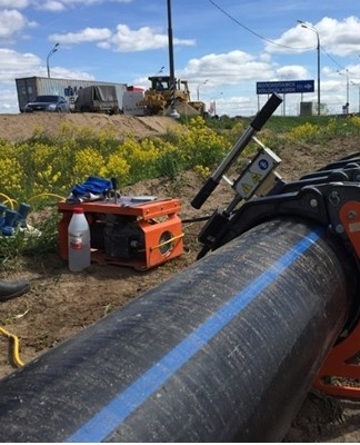 It is used to join parts into a joint, with minimal consumption of glue and a visually invisible seam.