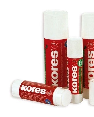 It is a natural substance that effectively protects the glue from drying out.