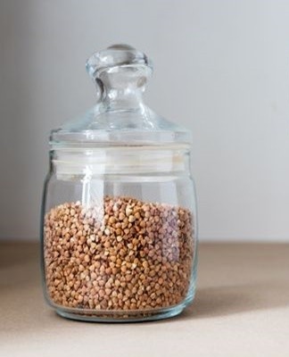 Some housewives, having purchased buckwheat in bulk, sort it out and place it in special containers