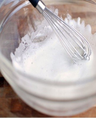 Edible culinary glue can be made easily at home.