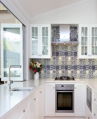 Little things help convey the character of the style.