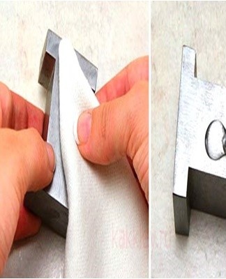 It is recommended to carry out all manipulations with glue in a well-ventilated place.