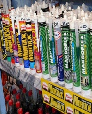 The mortar is very reliable, as only a small spot application is sufficient to fix the materials.