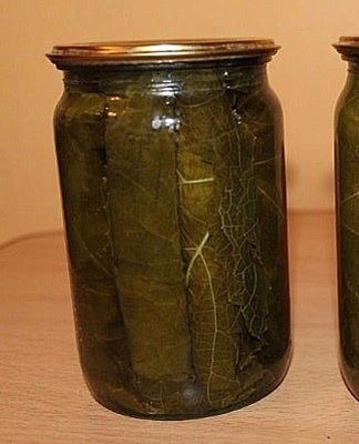 Greens prepared by the described method can be eaten after a day.