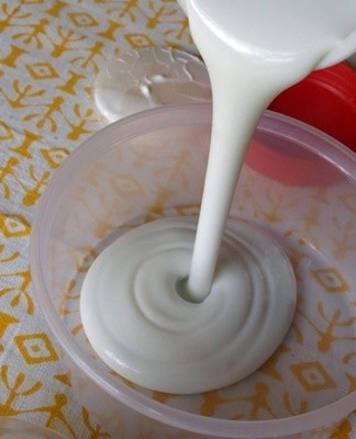 It is recommended to fix the foam with wood glue.