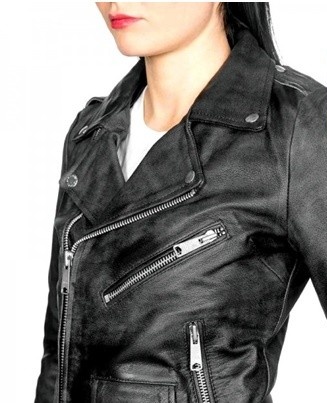 A basic knowledge of the course of cutting and sewing will help in sewing a jacket to the shoulders or to the waist.