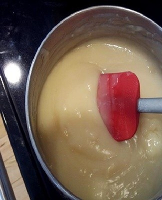 Ordinary dough is boiled from potato or corn starch.