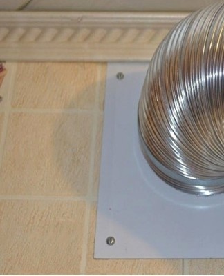 Aluminum pipes are convenient because they bend well, simplifying the installation of the conduit.