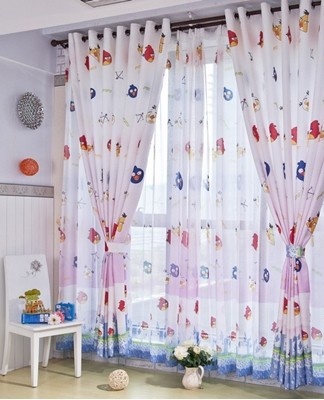With the help of curtains they create an atmosphere of fabulousness and creativity.