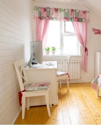 Simplicity of design is the basis of the country interior.