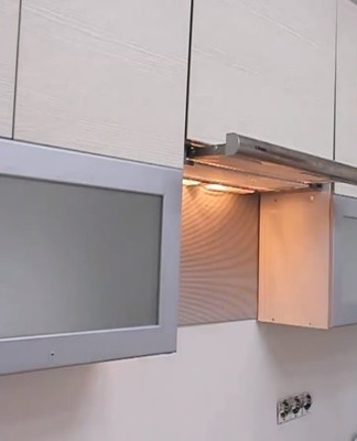 Extractor hoods eliminate cooking odours.