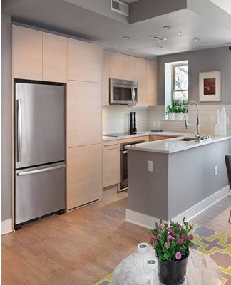 The straight perimeter of the island is suitable for a rectangular kitchen of any size.