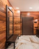 Decorating the walls with laminate in the hallway with your own hands, varieties and styling options