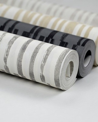 Vertical striped wallpaper is essential if you want to create a visual effect of space perception.