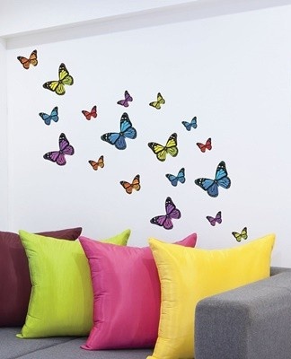 You can decorate the wall, the ceiling with a heart, a cloud, a swirl of luminous butterflies.