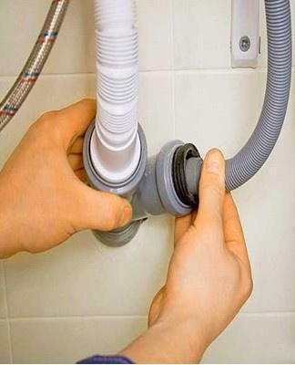 Problems with the hose, which is responsible for the fluid supply, also lead to poor washing of dirty clothes.