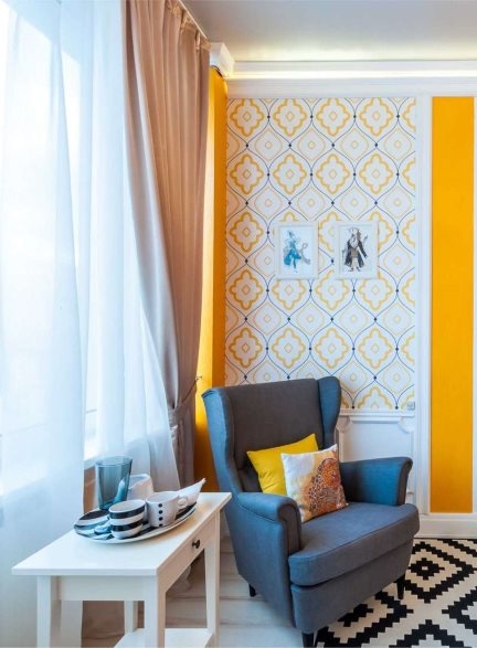 Wide vertical stripes