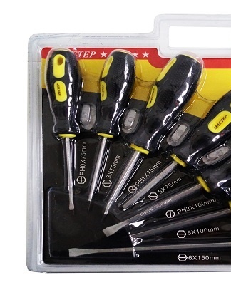 To perform the procedure, you will need a whole set of screwdrivers.