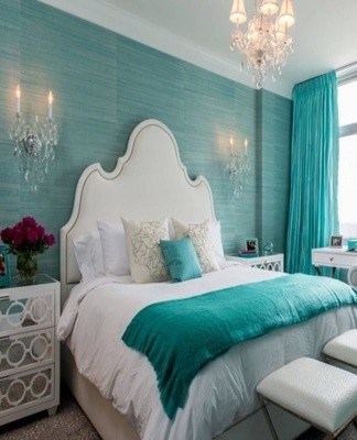 The turquoise color in the bedroom will emphasize the sophistication, aristocratic nature of the hostess or owner.