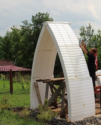 Types of compositions you can glue together at home