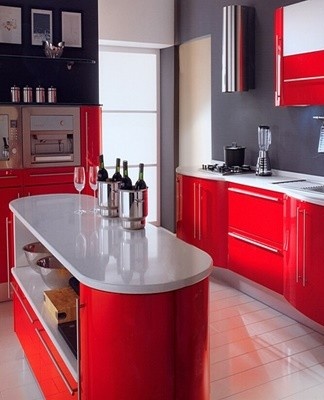 Neutral gray levels out, “balances” bright red