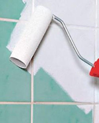 Before painting, the tiled coating is cleaned and wiped with a dry cloth.