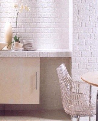 For the orientation of the loft, it is important to have an empty space near the walls.