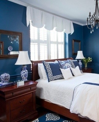 Increase the living space thanks to the composition of white and blue.