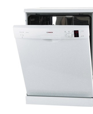 Lack of control when pouring water into the unit is accompanied by the appearance of error E16 on the display.