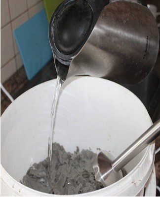 You can get a mass for modeling from any paper or cardboard, since when heated the material softens and acquires homogeneity.