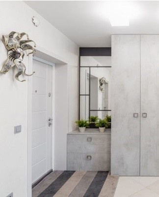 The classic option is finishing the ceiling in white.