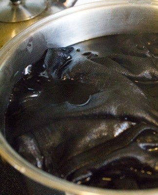  Painting the T-shirt black assumes an even application, with no visible streaks.