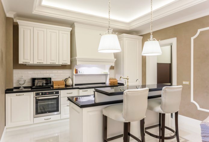 To decorate a classic kitchen, you need to use decor.