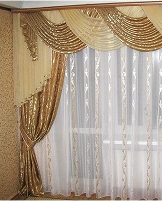 In the bedroom, this type of curtain is especially suitable and creates coziness in the room.