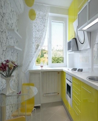 Kitchen curtains should emphasize the main color, be combined with furniture and accessories.