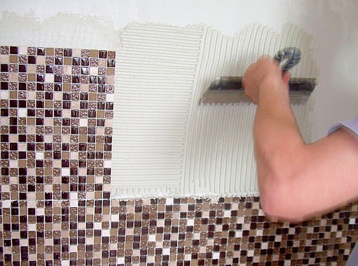 LAYING THE MOSAQUE