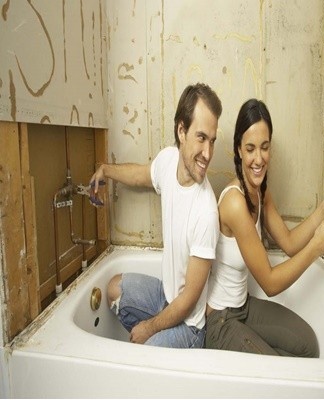 When plastering the walls, a whole set of tools is used to facilitate the work.