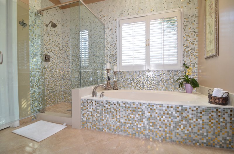 bathroom mosaic
