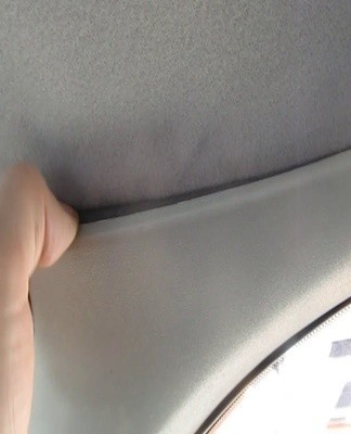 In practice, adhesives are most often used, which include polychloroprene or polyurethane.