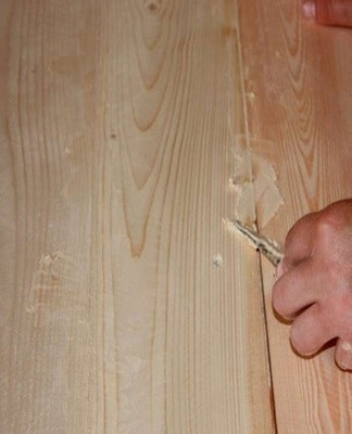 To better fill the cracks of the laminate on the floor, the choice of tools and repair instructions