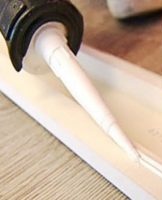 Which glue is better for the floor plinth and step-by-step installation instructions