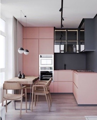 The choice of light colors contributes to the harmonization of the space.