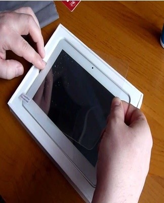 To properly glue the protective cover to the tablet, you must carefully follow the instructions.