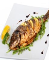 How much fried fish can be stored in the refrigerator and how to reheat it correctly