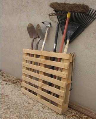 How to properly store garden tools, interesting ideas and examples of solutions