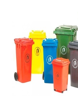 Plastic bins can withstand a weight of up to 600 kilograms and are not suitable for solid and bulky waste.